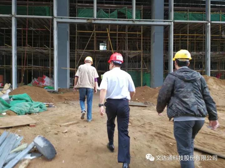 感謝堅守一線(xiàn) 同慶祖國華誕