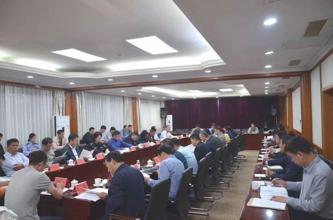 流動(dòng)人口管理新舉措 治安防控創(chuàng  )新樹(shù)標桿丨新區工委政法委組織鎮街領(lǐng)導現場(chǎng)觀(guān)摩鳳凰城社區技防設施改造提升工程